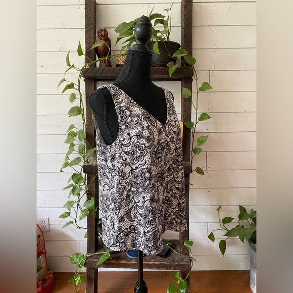 Express: Stained Glass Chic Women's Lace Blouse - Black and White - Picture 8 of 17